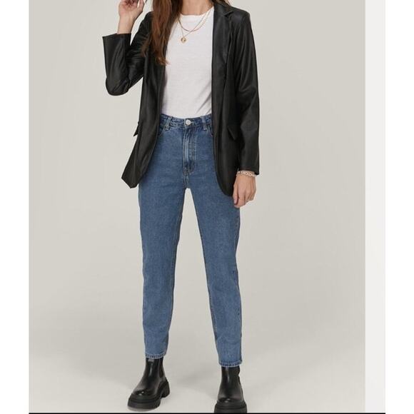 Nasty Gal Debbie High Waisted Mom Jeans Sixe UK 12 EU 40 Mid Blue NWT - Picture 1 of 7
